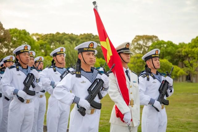 人民海军成立72周年纪念日:海军官兵这样庆祝!