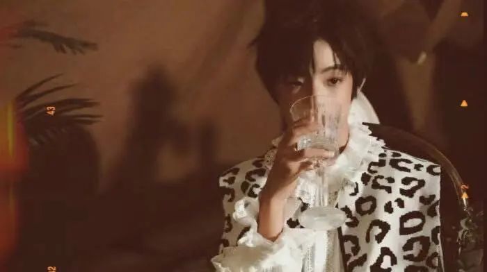 《爱豆》张泽禹壁纸