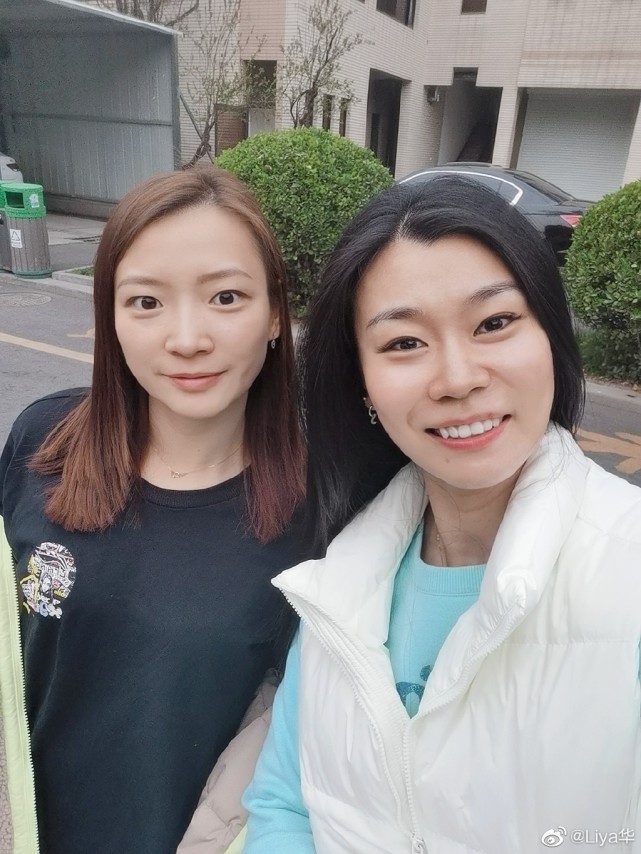 北京时间4月23日,羽毛球世界冠军汤金华通过社交媒体晒出与黄雅琼的