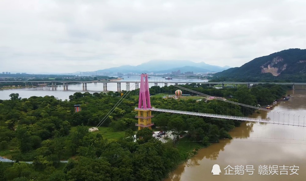 航拍江西省吉安市吉水墨潭桃花岛景区