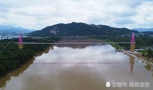 航拍江西省吉安市吉水墨潭桃花岛景区