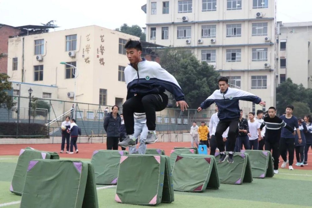 安岳实验中学签约四川省青少年田径优秀后备人才共建学校