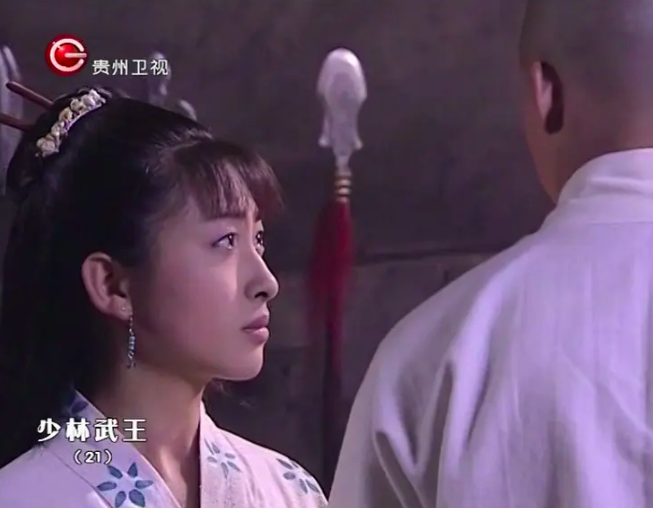 在《少林武王》之后,她第三次和导演刘家成合作,出演了《岭南药侠》中