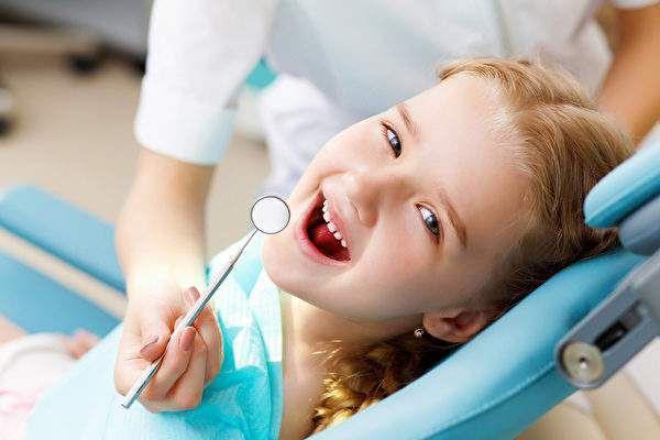 换牙期孩子得龋齿,有没有必要去补牙?看看牙科医生怎么说