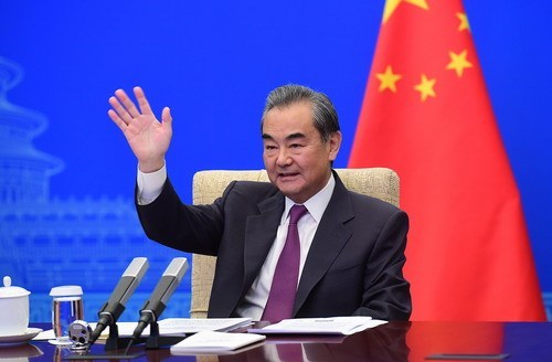 王毅民主不是可口可乐希望美国尊重中国自主选择的道路和制度