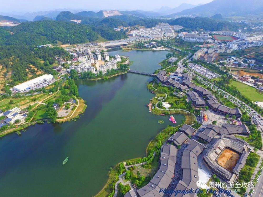 丹寨龙泉山的杜鹃花开了,这个"五一"来丹寨旅游是最佳