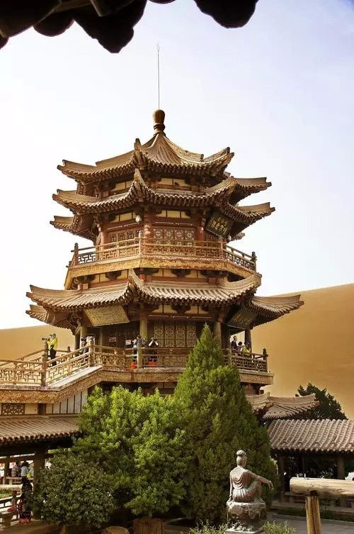 每日一景-月牙泉