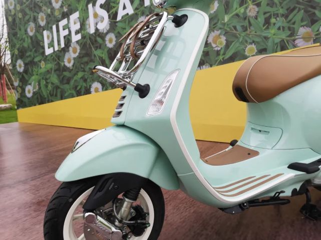 开往春天的踏板vespa150picnic特别版国内发售