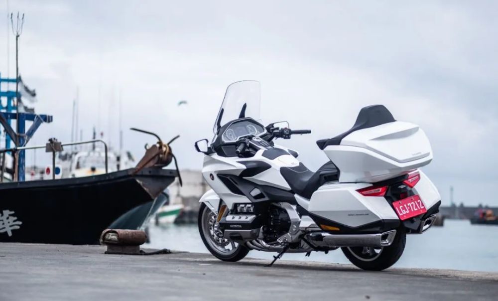 最舒服的摩托车——本田金翼2021小改款