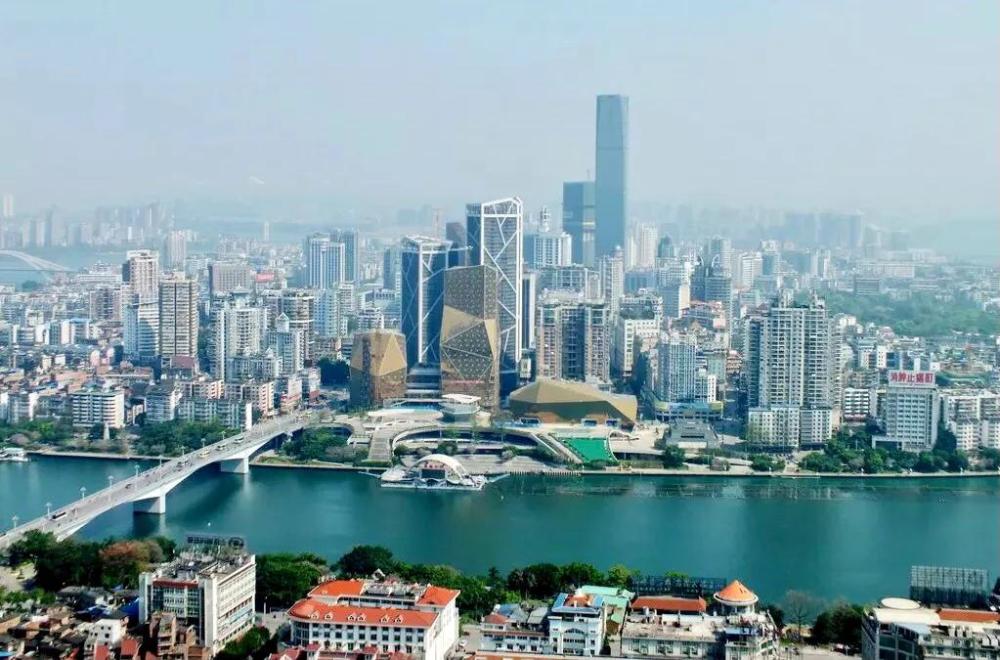 防城港的经济总量_防城港怪石滩(2)
