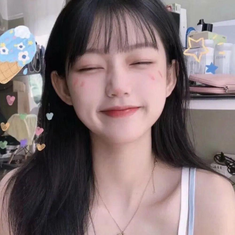 《女生头像》女孩子温柔头像,用眼睛看着一个男生,看他什么反应