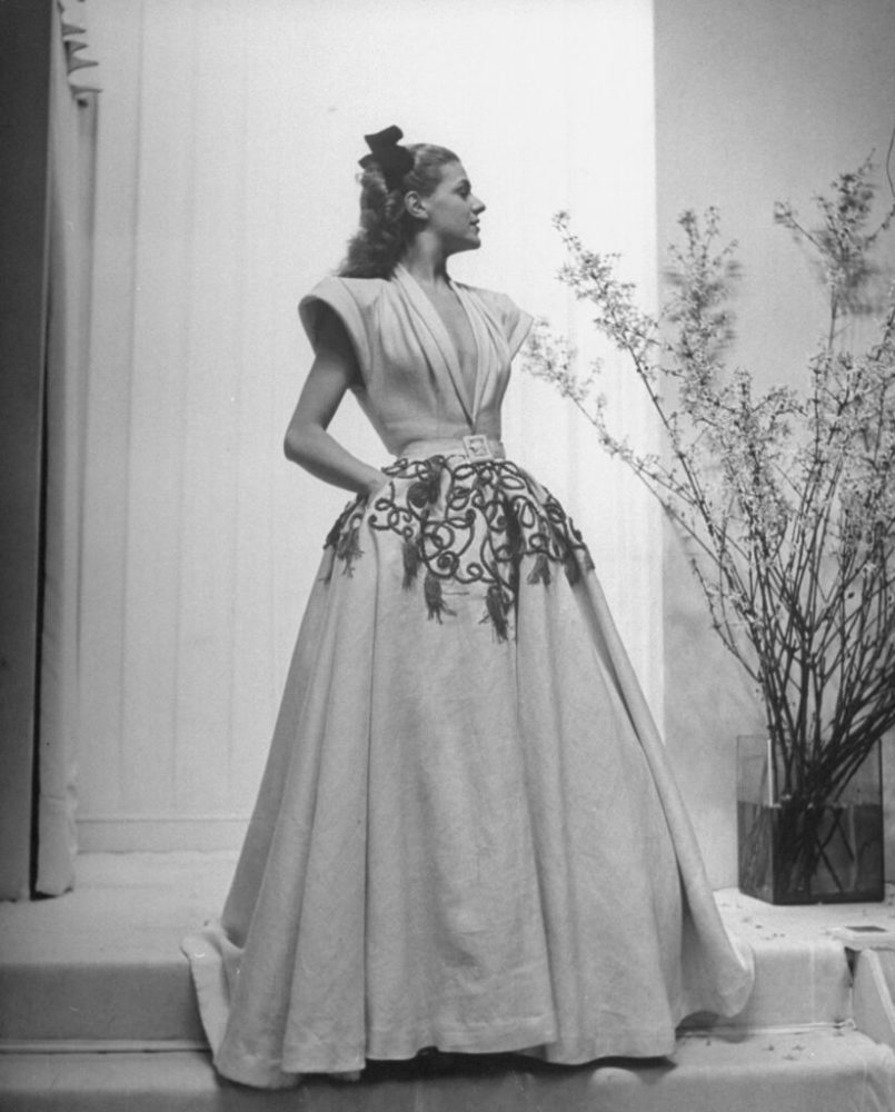揭开新美丽的面纱:1951年巴黎春季时装周,没有特效与滤镜的绝艳时代