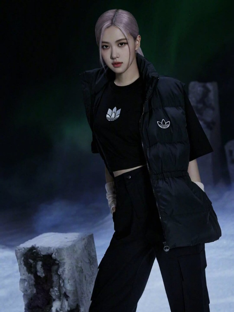 绝美朴彩英壁纸:金发美女