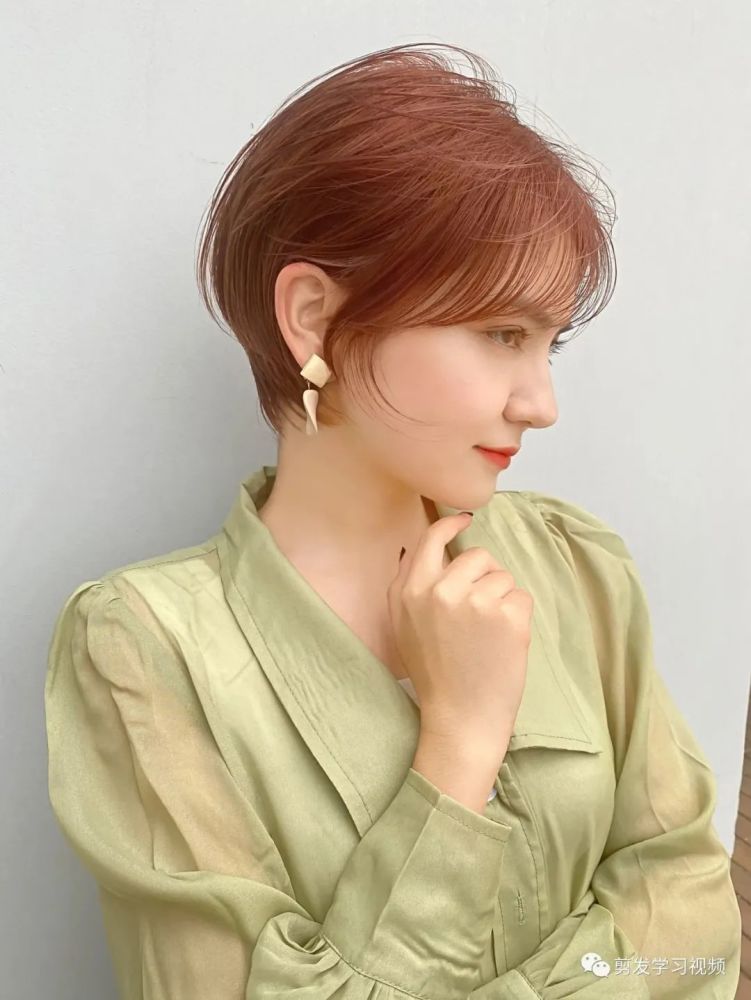 2021最潮短发女,2021不用打理短发 2021流行"苹果头"短发