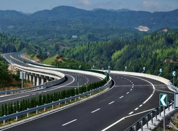 四川在建一条高速公路,长270千米,助九寨沟进入"高速"