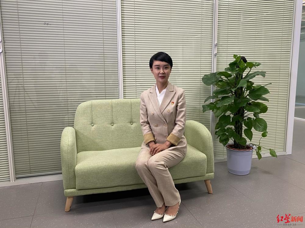 策马雪原女县长贺娇龙履新后接受专访:账号将改名,希望培养出更多主播