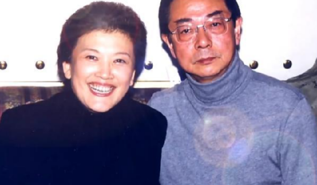 结婚后,两人相敬如宾,孙维熙温柔绅士,宋春丽温婉大方,两人结婚后也没