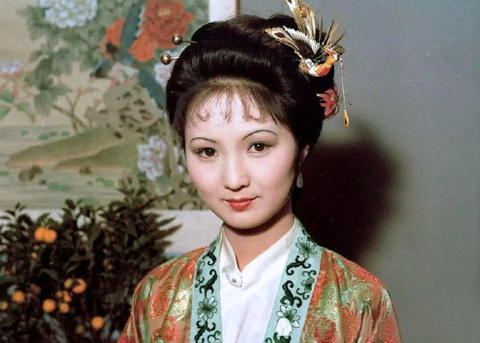 贾宝玉发辫上有四个珠子,后来少了一颗,这颗珠子真的丢了吗?