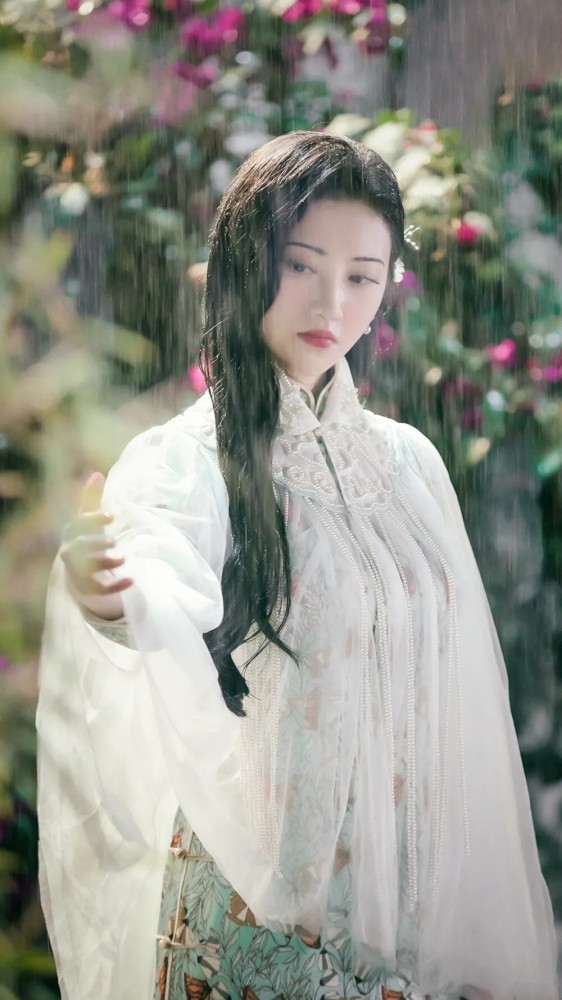 《司藤》壁纸|没有你的天长地久,只不过是永世独活!