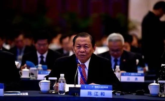 身家14亿美元的新加坡金鹰集团董事局主席陈江和,曾多次问鼎印尼首富