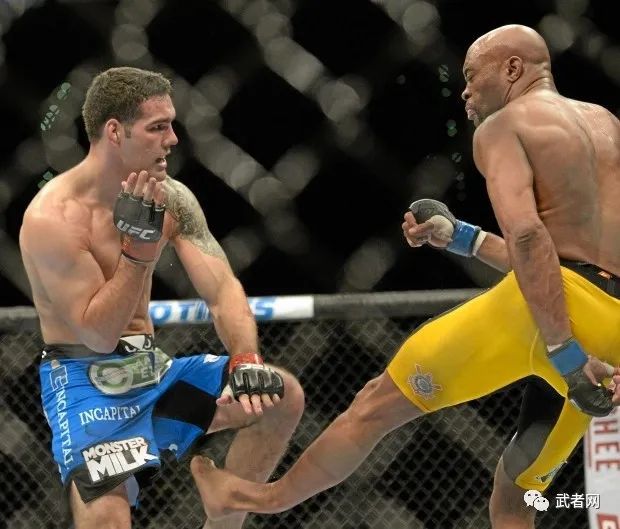 魏德曼踢断腿tko告负,"蜘蛛"席尔瓦祝福早日康复