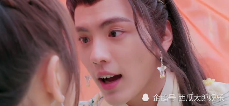 甜宠剧《小女霓裳》邢恩颠覆以往形象,女扮男装,演技广受好评!