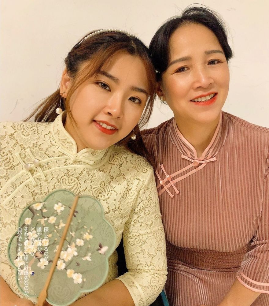 在孙晨璐接受采访的某视频屏幕上,这段话再一次解读了她的父母.