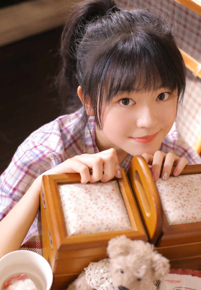 邻家甜美靓丽气质女孩,清纯活力