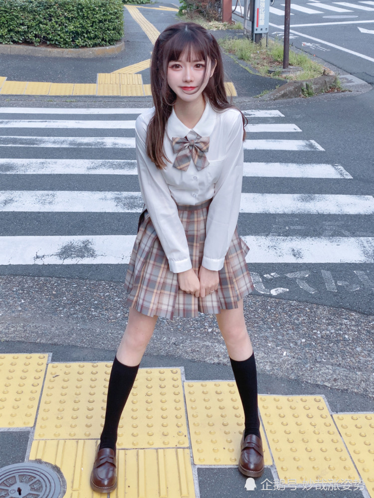 ootd|逆光哒英伦风jk少女伦敦晚报逆光拍照yyds!