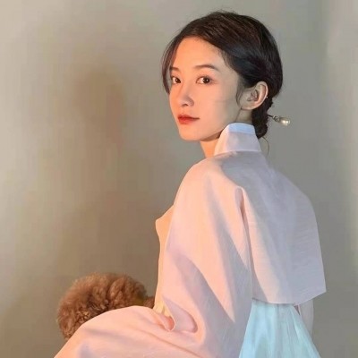 "特别可的女生自拍文案"