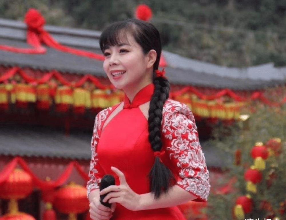 国家一级演员王二妮,在北京买不起房,回到农村种田带娃