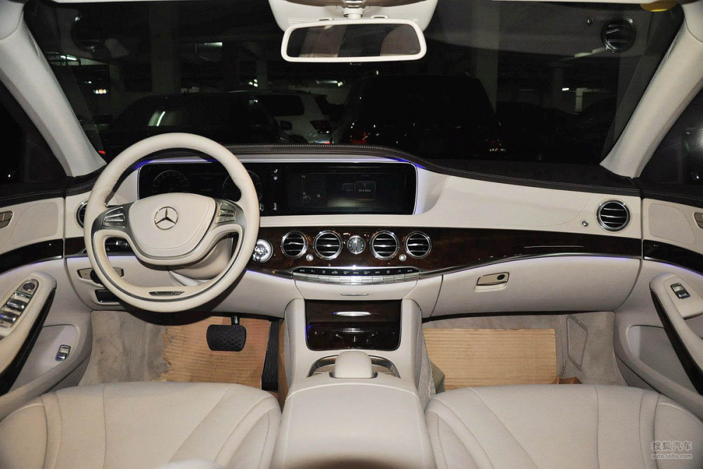 w222奔驰s级内饰