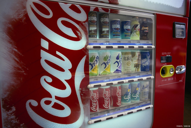 可口可乐自重滑道冰柜