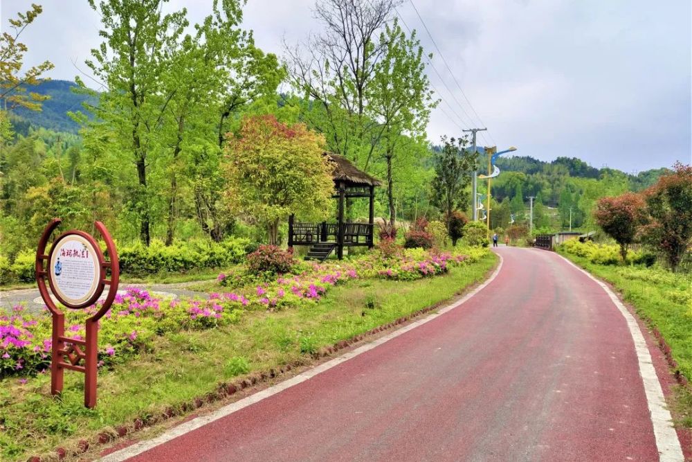 区内驿站,乡村公路,旅游公路沿线等,建设有自行车道,绿道,景观桥,驿站