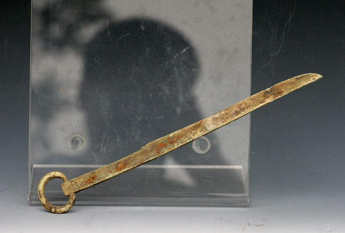 战国晚期青铜刀削外观
