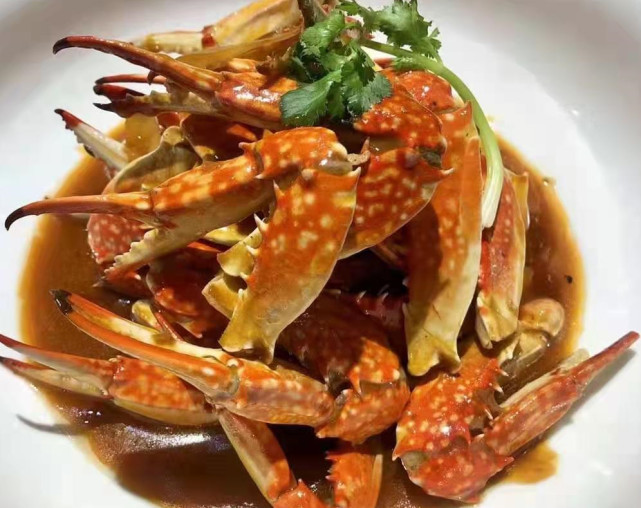 香辣蟹钳,用三个字形容,香,辣,脆!