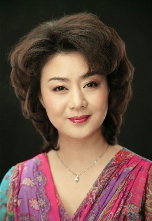 京剧第一美人李胜素,法国人赞她为"天使",一颦一笑皆是风情