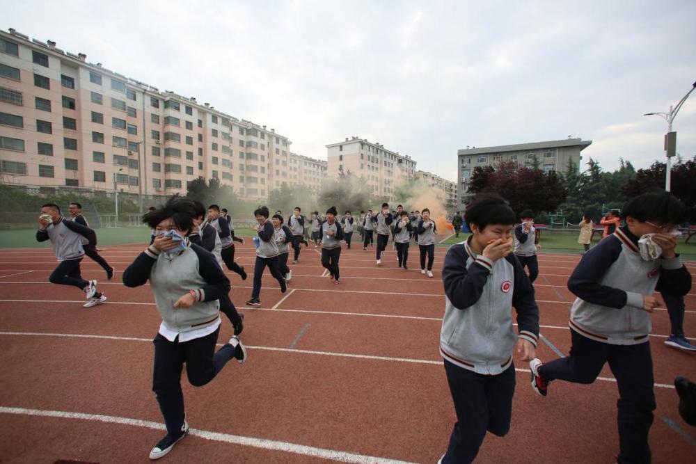 济南高新区实验中学开展应急综合演练暨安全教育活动