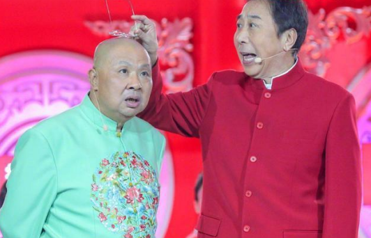 冯巩低调了38年,看到他妻子的照片,是真爱了