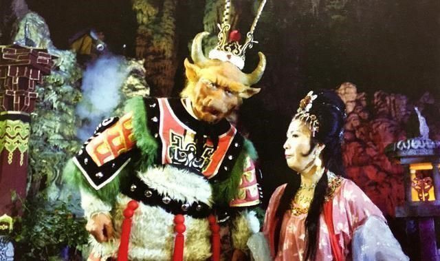 《西游记》狮驼岭的大鹏和孙悟空结拜的大鹏对比,哪个