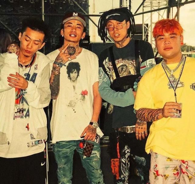 在巡演结束后,更高兄弟的成员psy.