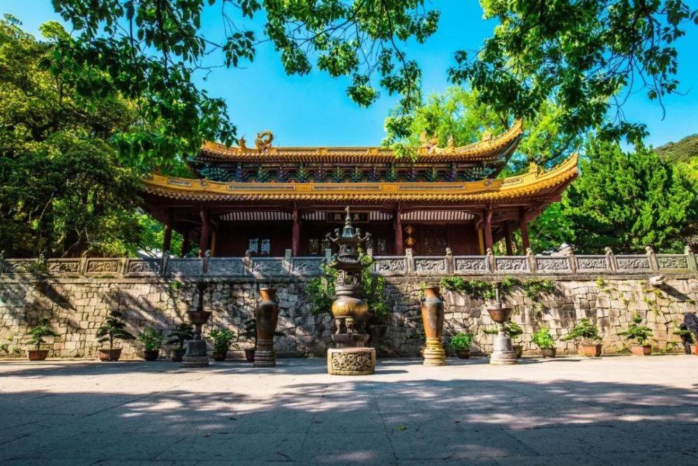 普陀山三大寺之一是全国重点文物保护单位是全国重点寺庙