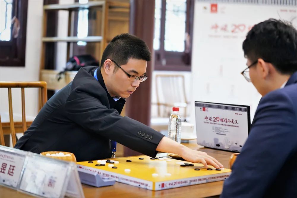 第20届中国围棋西南棋王赛决赛杨鼎新力擒芈昱廷三度加冕