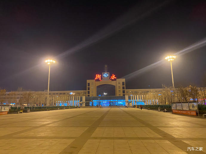 与沧州市和山东省德州市毗邻,西部与石家庄市接壤,南部与邢台市相连