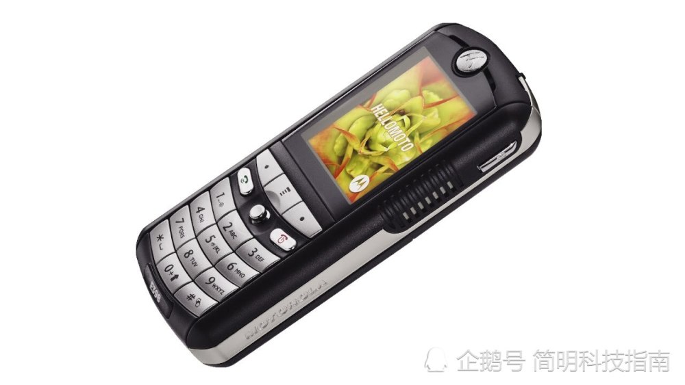 比如,摩托罗拉著名的音乐手机e398(2004年),采用16毫米超大双扬声器