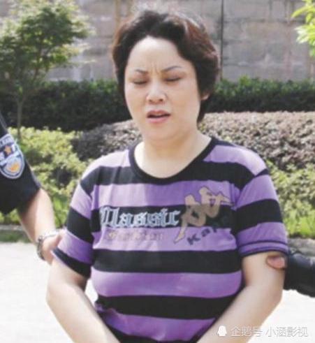 重庆黑帮女老大,曾一度养了16个美男子,最小的比她小