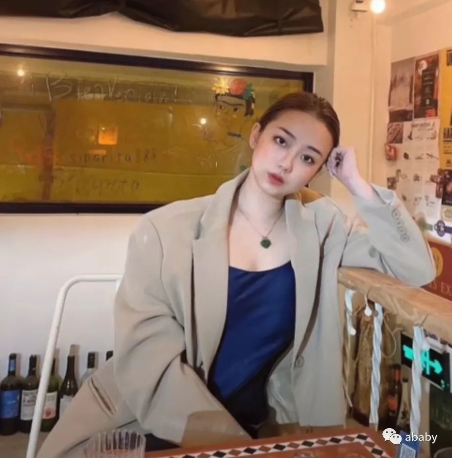 饰演小魔仙美琪的演员孙侨潞已去世,去世原因是突发心梗,她