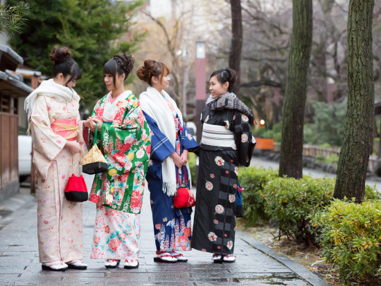 为什么日本女人喜欢穿和服,日本的和服和浴衣有什么区别?