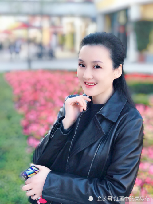 最美阿绣章艳敏,出道多年不火让人惋惜,微博粉丝不足两万人_腾讯新闻