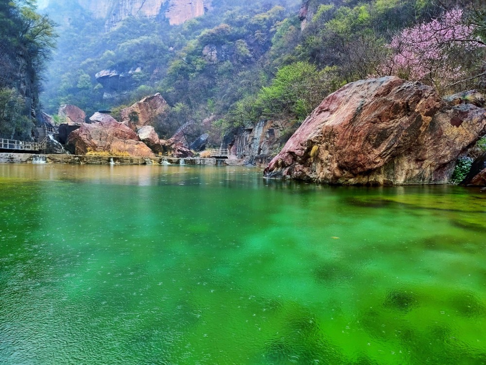 沿着高速看河南-美奇古幽的宝泉景区